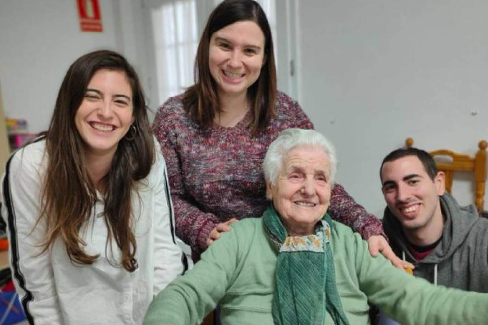106-летняя женщина, пережившая испанку, вылечилась от коронавируса