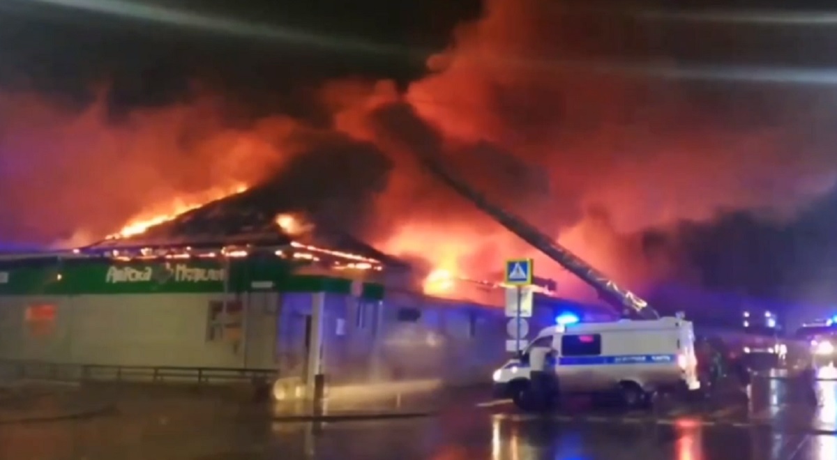 Рев, давка и паника: Жуткие кадры пожара в кафе «Полигон»