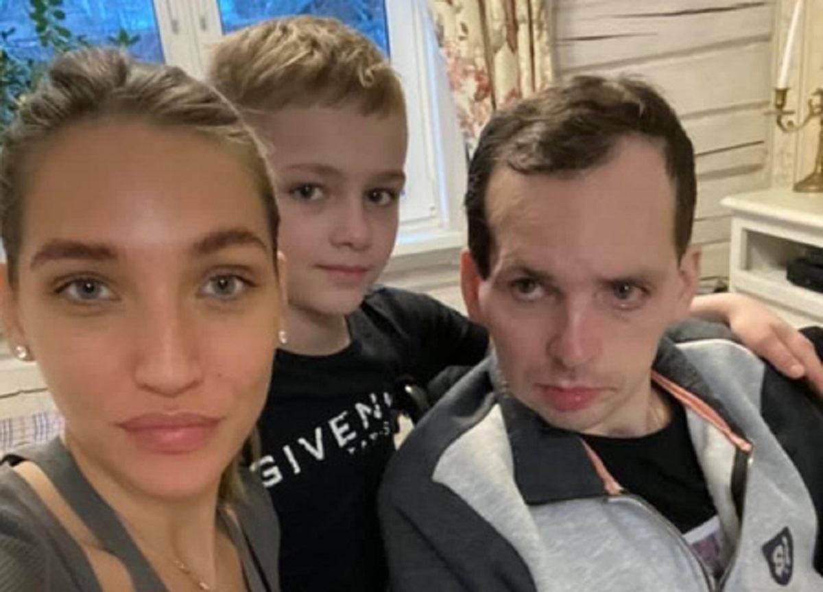 «Изменений в состоянии нет»: жена Алексея Янина рассказала, что сейчас происходит с актером