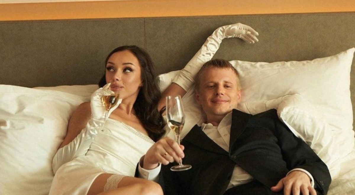 Отписка в соцсетях и снятое кольцо: жена Славы Комиссаренко охотится за новым богатым мужчиной